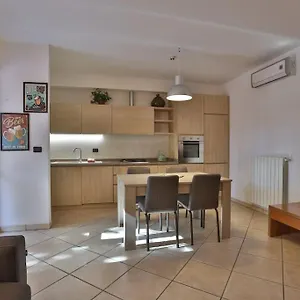 casa-guglielmi.lecce-hotels.com/